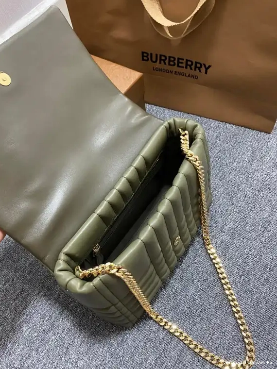Official First Bag Ru BURBERRY Lola Small Camera Bag 0502